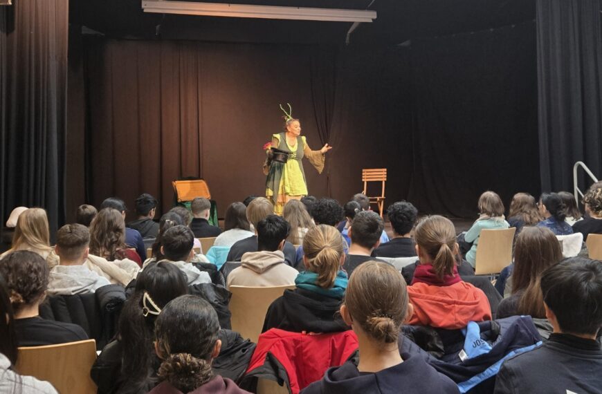 Theateraufführung für die Französischschüler der 8. und 9. Klassen sowie der E-Phase