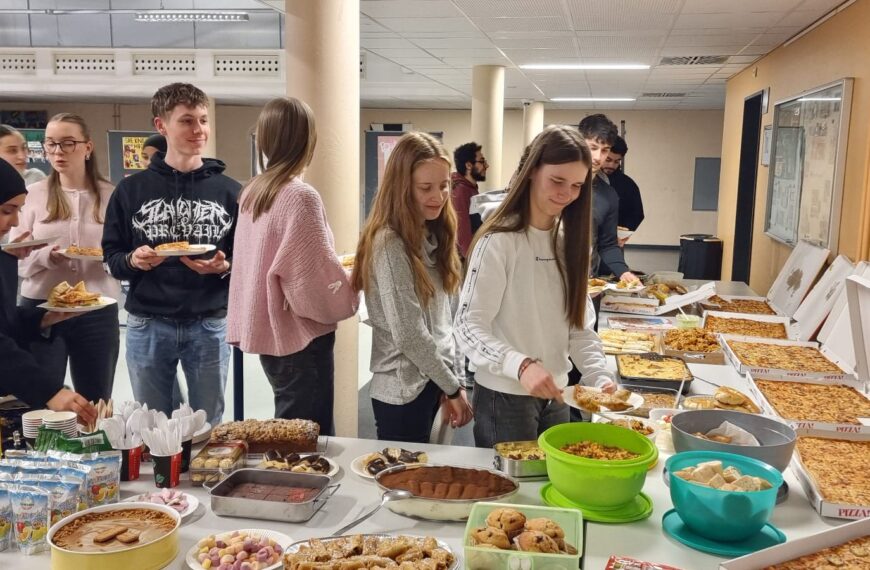 Mehr als eine Nacht in der Schule – Oberstufe des Albert-Einstein-Gymnasiums lebt Gemeinschaft, Vielfalt und Zusammenhalt