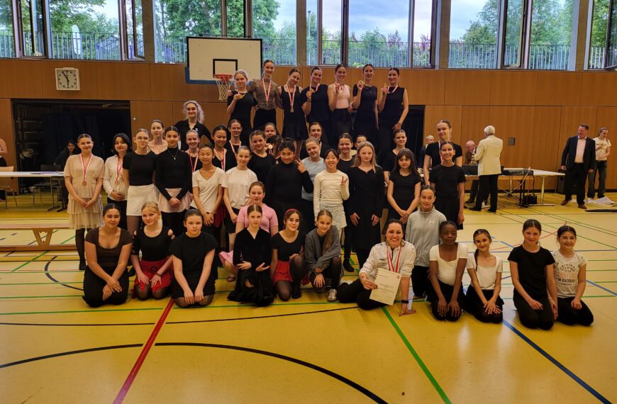 Goldener Erfolg für das Albert-Einstein-Gymnasium beim Landesentscheid Tanz 2026