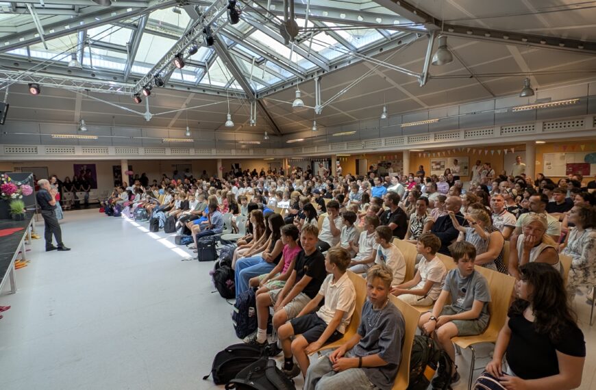 Herzlicher Empfang für 239 neue Fünftklässlerinnen und Fünftklässler am Albert-Einstein-Gymnasium